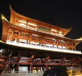 桂林长沙旅游攻略(长沙旅游攻略景点必去长沙美食街)