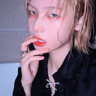 桂林伴游女生樱花漫舞的资料