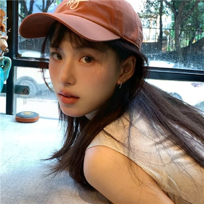 桂林伴游女生杨梦研的资料